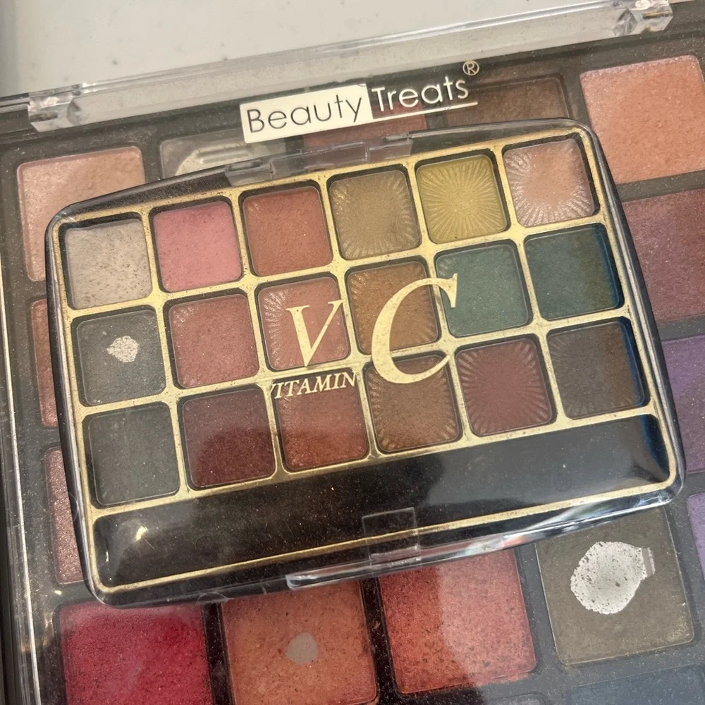 The Crayon Case Eyeshadow Palette- LOT - Picture 8 of 9